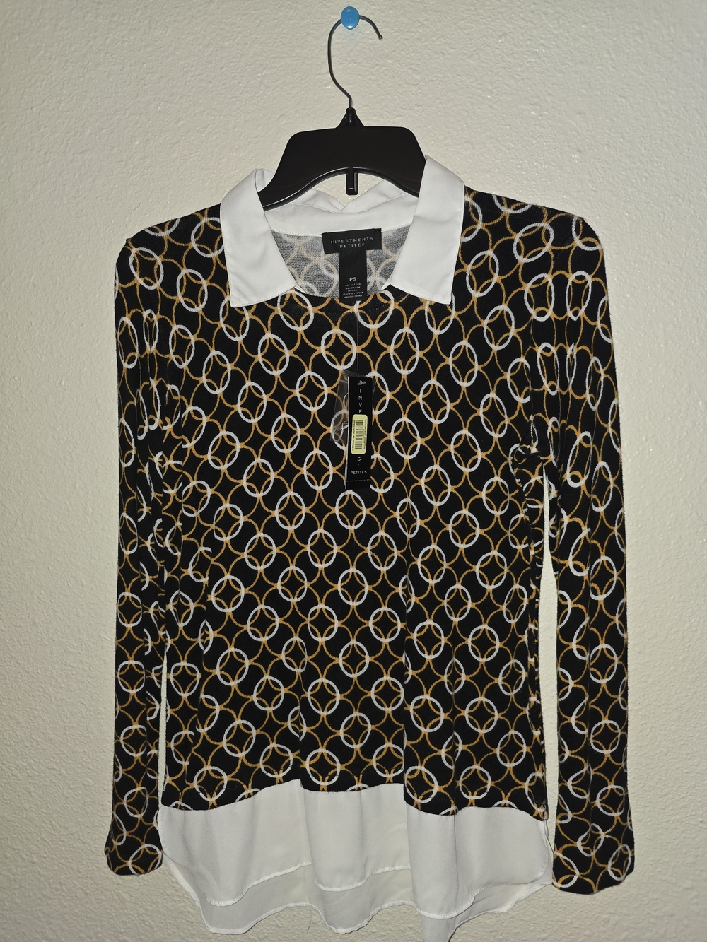 Womens Petites Black Geometric Long-Sleeve Collared Top